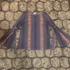 Bell sleeve blouse
